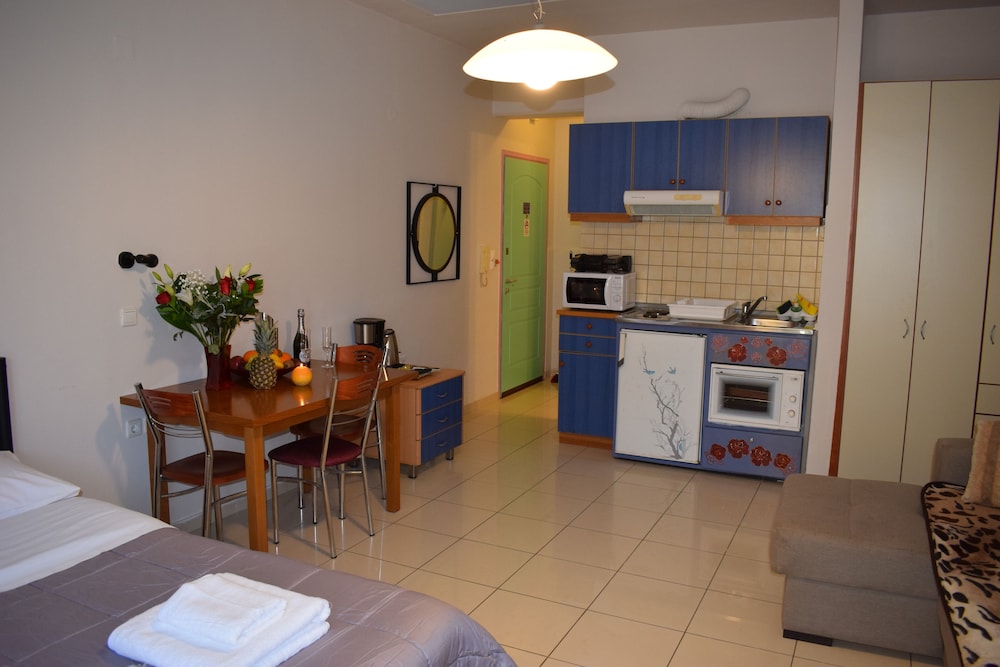Alena Apartments 34/50