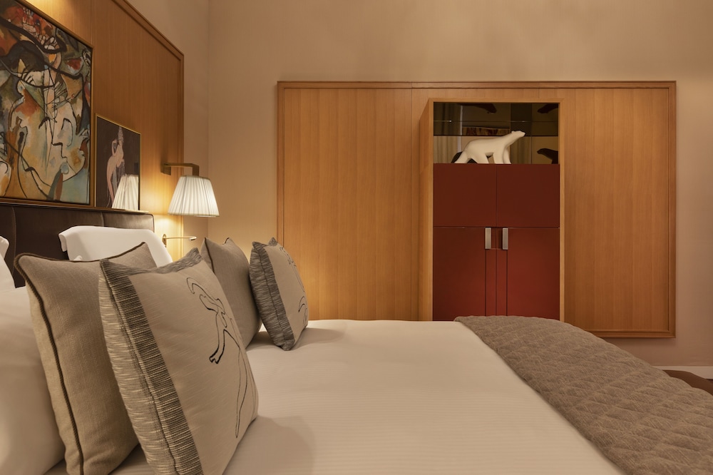 HOTEL BARRIERE LE WESTMINSTER 24/63