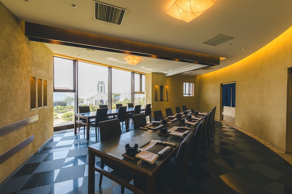 Seaside Hotel Maiko Villa Kobe 65/74