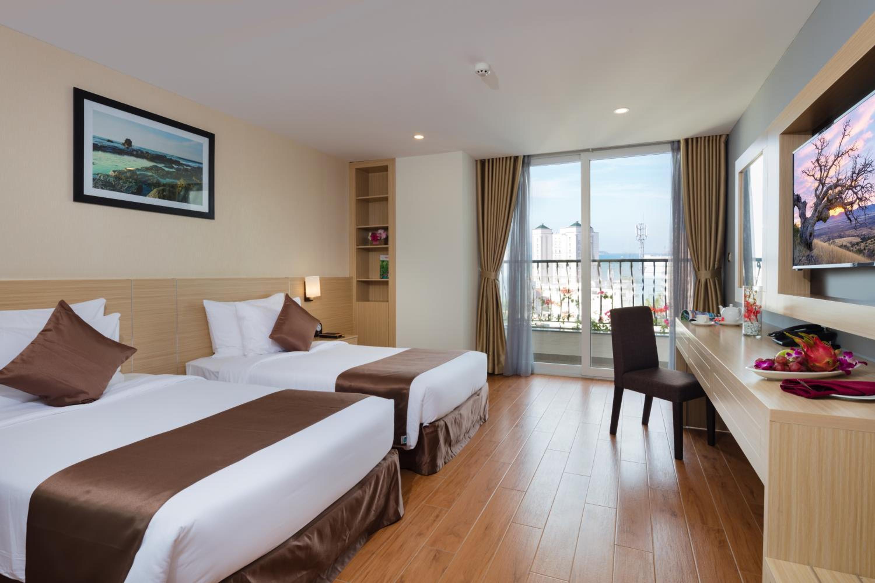 Senior, City, Deluxe, Double or Twin Bed, Sea View, Balcony