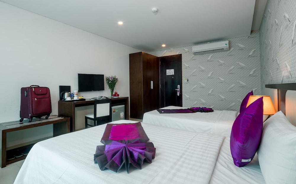 Bantique Hotel 12/30