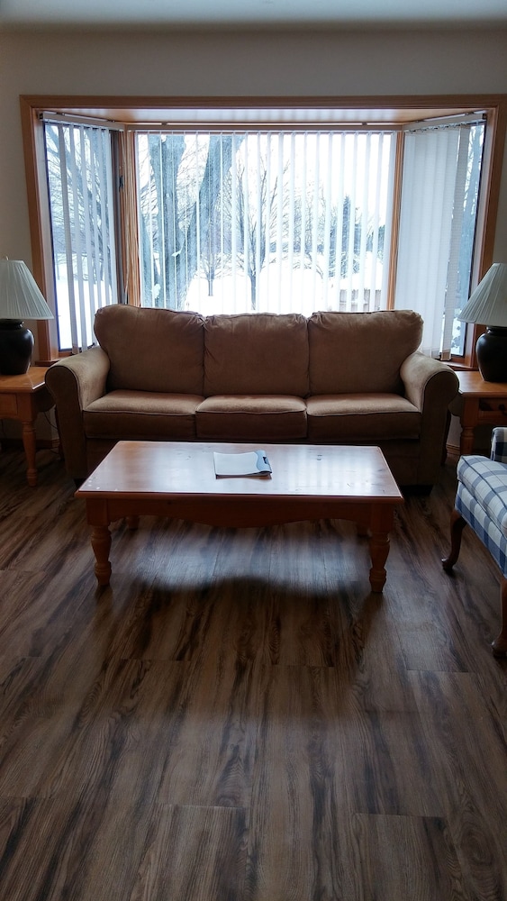 Lodge at Leathem Smith 44/61