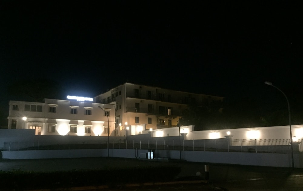 Grand Hotel Royal 4/48