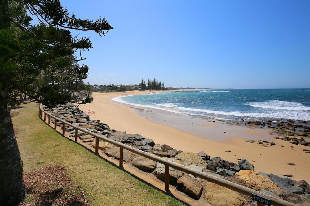 Moffat Beach Motel 48/62