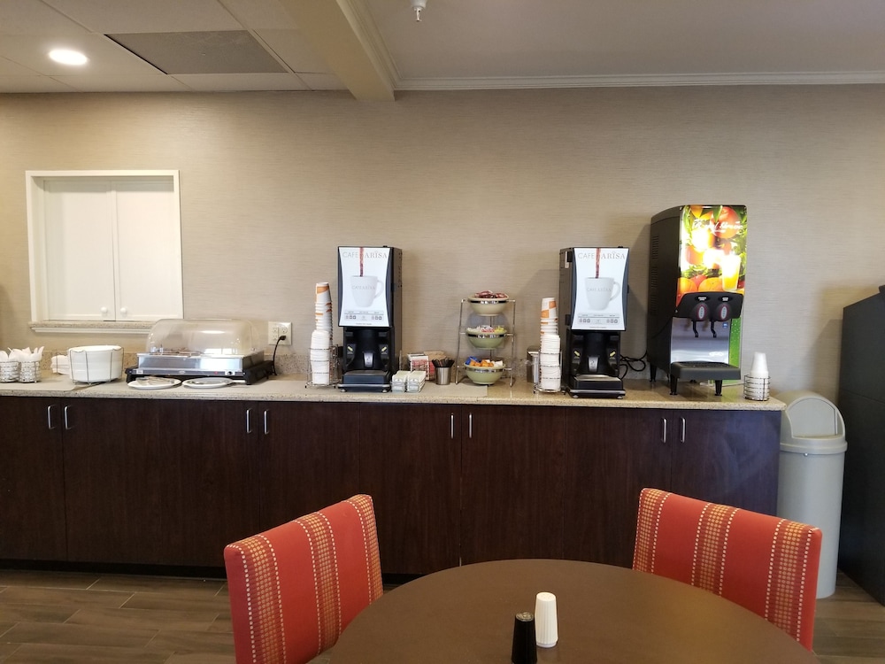 Quality Inn & Suites Ocean City Fenwick 35/52