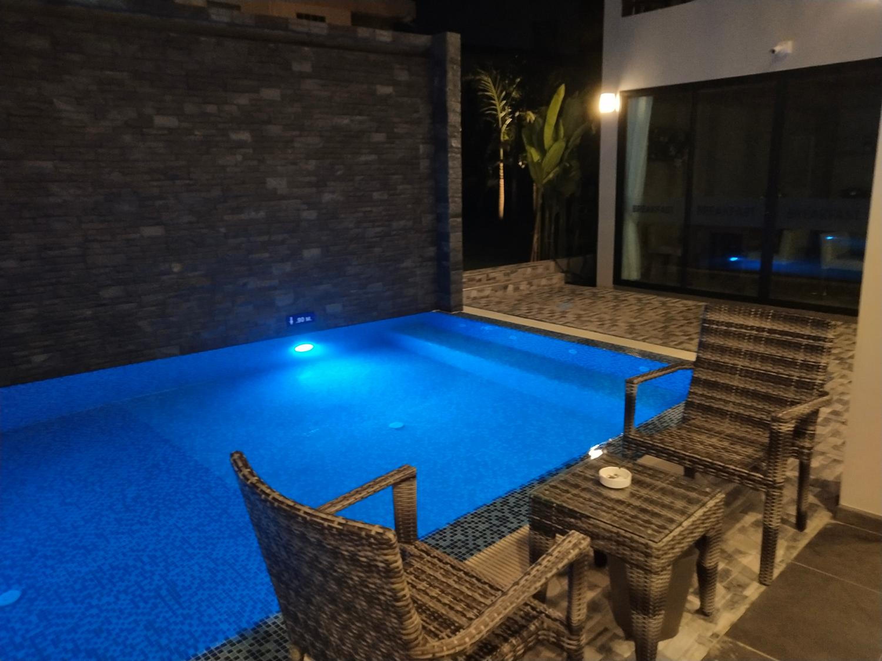 Hotel De Sripoom -SHA Extra Plus 24/50