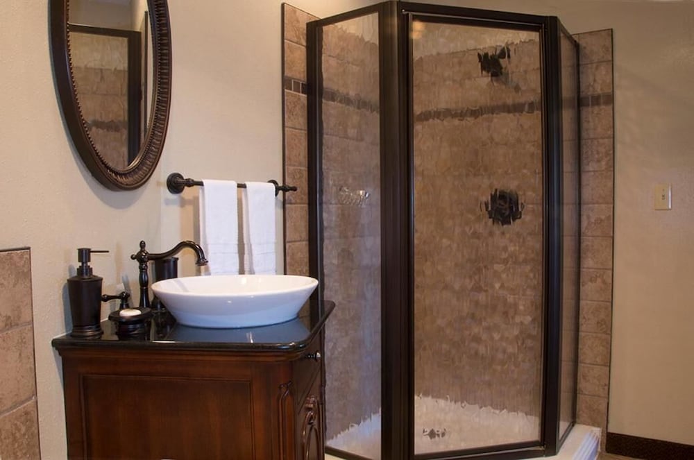 Greenstay Hotel and Suites St James 21/62