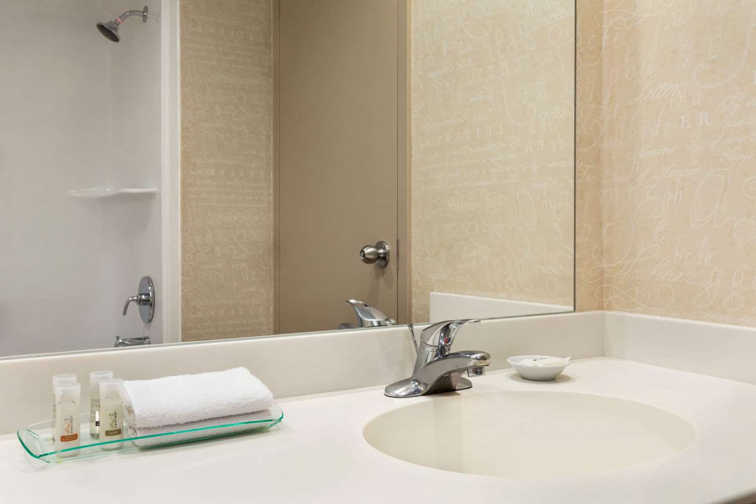 Royal Hotel Calgary, Trademark Collection by Wyndham 26/27
