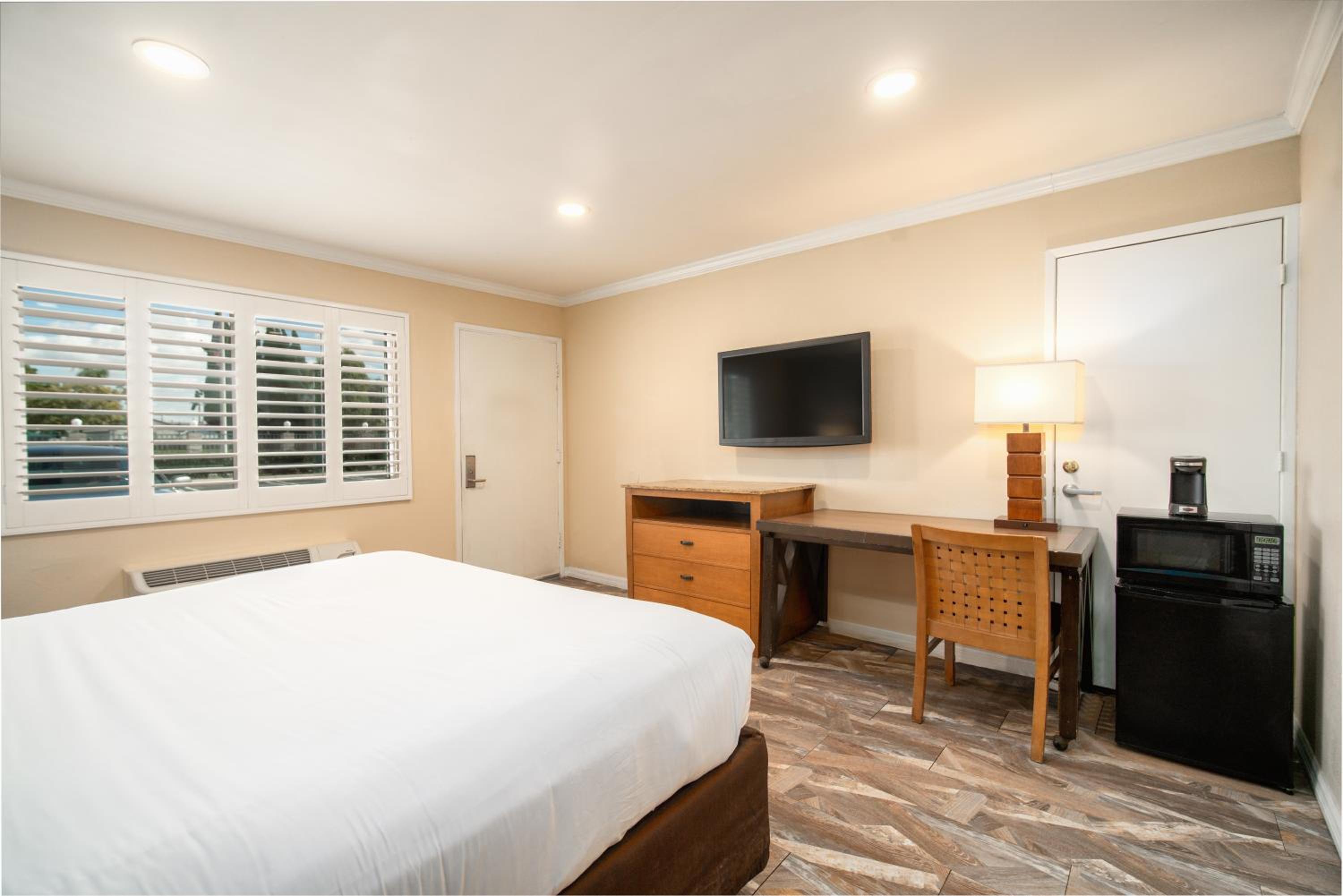 Standard, King Bed, Accessible