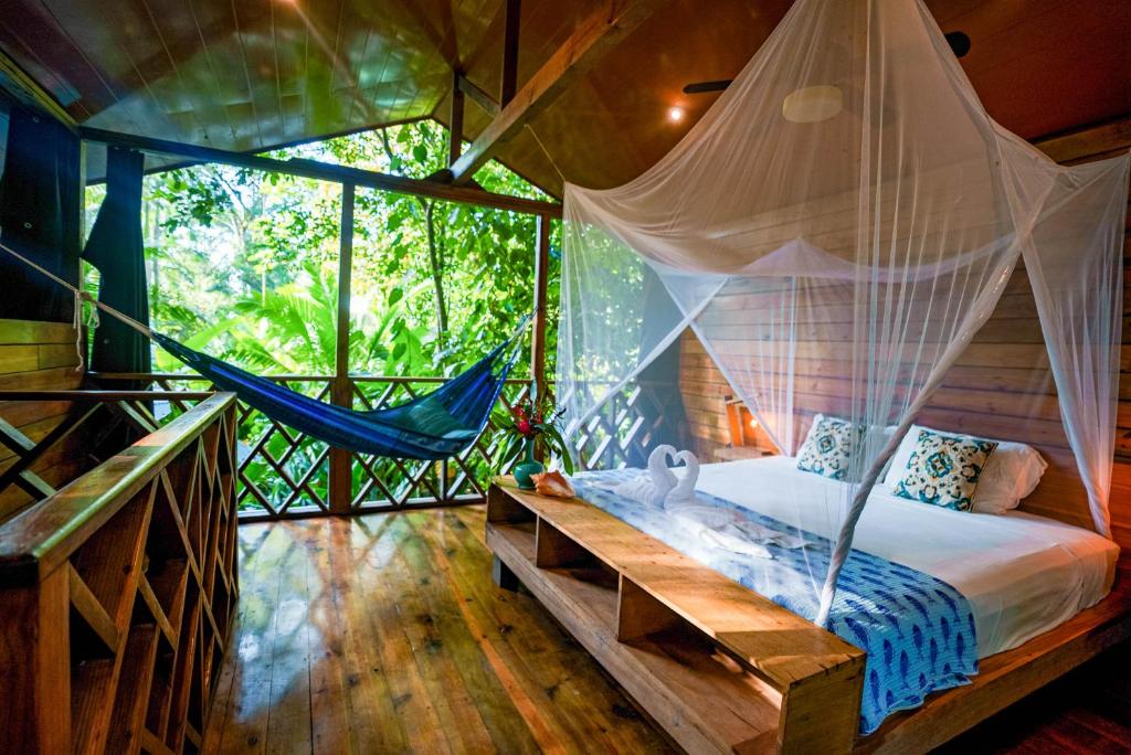 Bungalow, King Bed, Private Bathroom