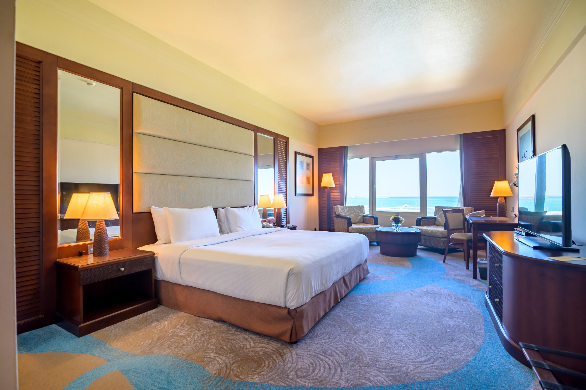 Deluxe, Danat Jebel Dhanna Resort 2/2