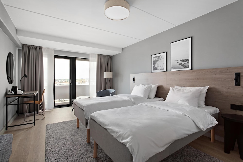 غرفة قياسية بسريرين منفصلين بإطلالة على البحر، Radisson Blu Hotel, Haugesund 2/3