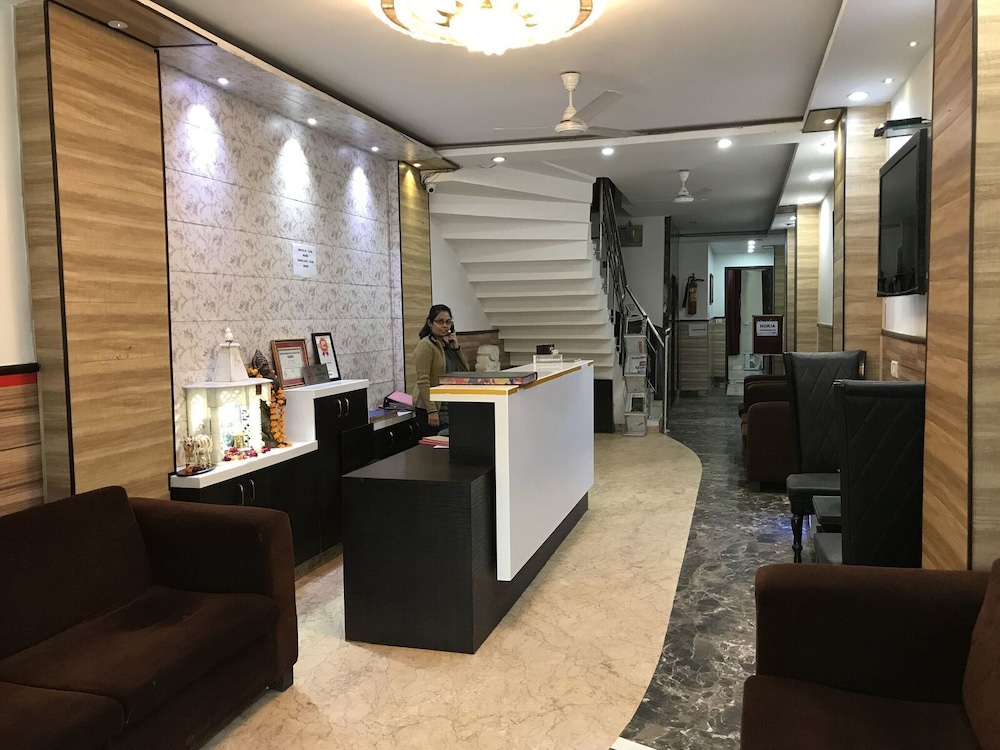 HOTEL TJS ROYALE 29/44