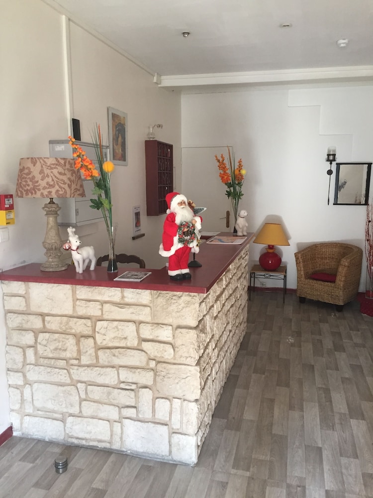 HOSTELLERIE DE LA SOURCE 38/49