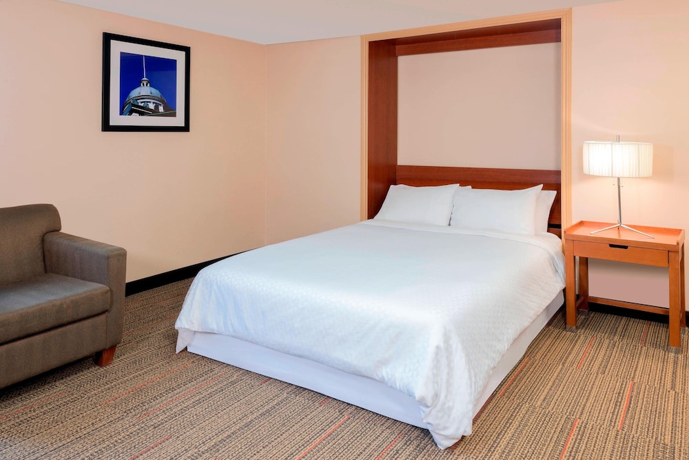 Kingston Market Square Hotel 7/50