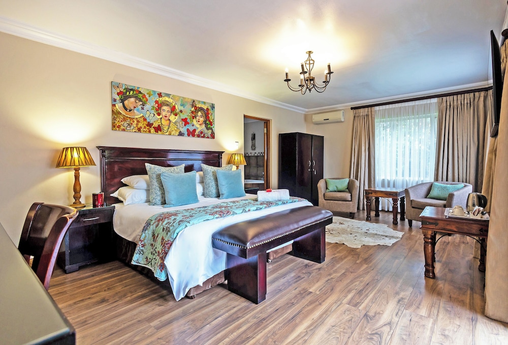 Executive, King Bed, Sunward Park Guesthouse 2/10