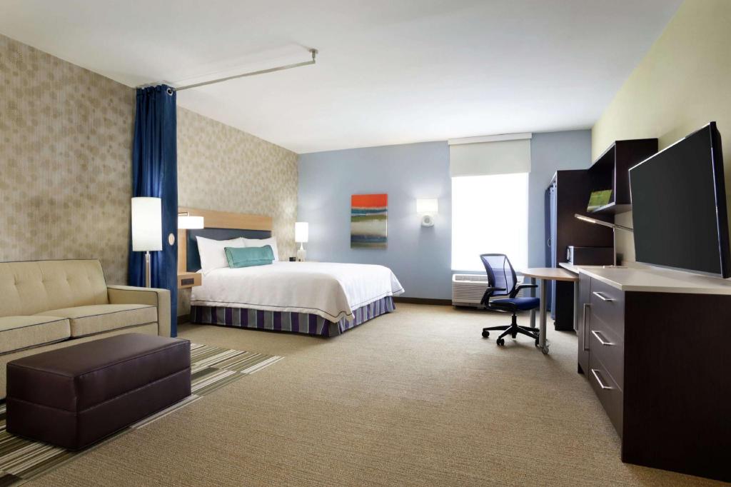 Studio, Suite, King Bed, Sofa, Accessible
