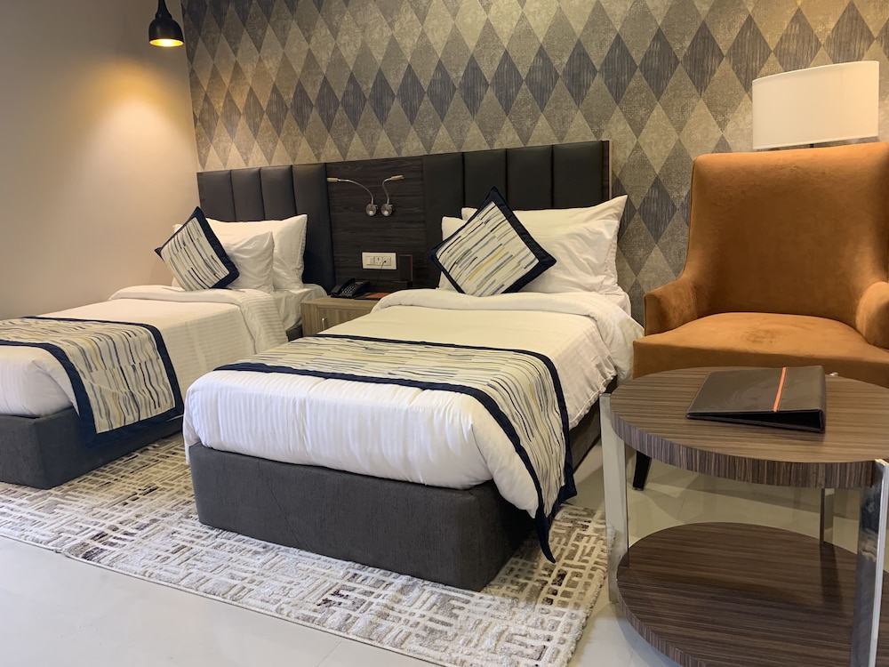 Regenta Central Noida 19/44