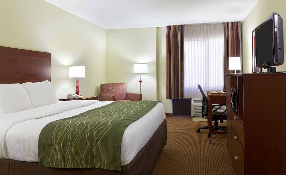 Comfort Inn Fayetteville near Fort Bragg 16/44