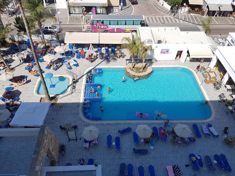 Melini Hotel Suites 19/43