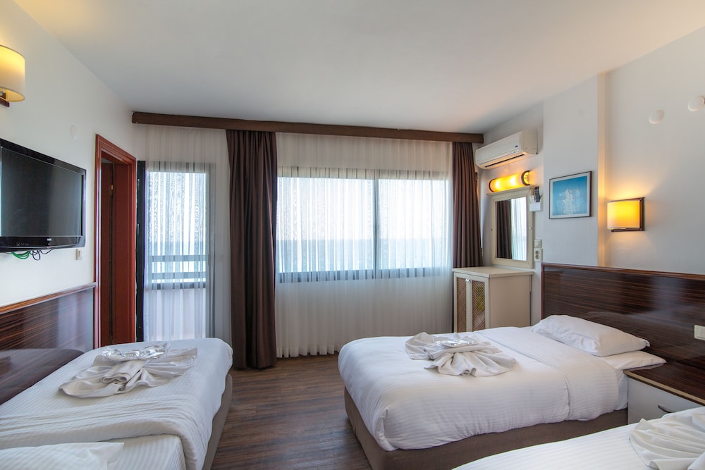 Sunday Hotel 22/50