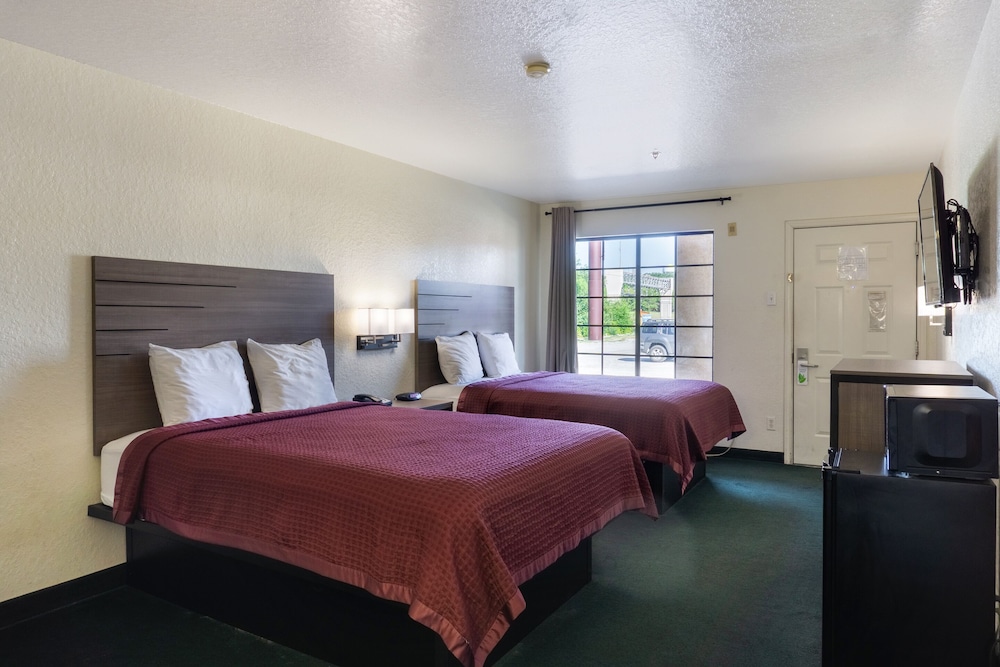 Oyo Inn And Suites Medical Center San Antonio 30/47