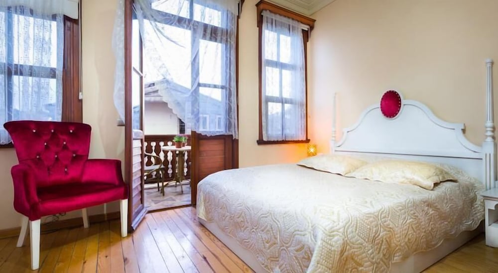 DELUXE, BALCONY