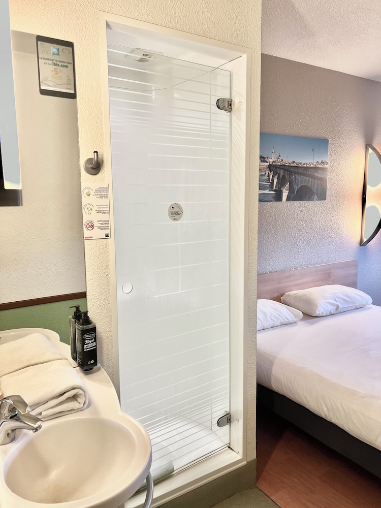 Ibis Budget Cosne Sur Loire 49/51