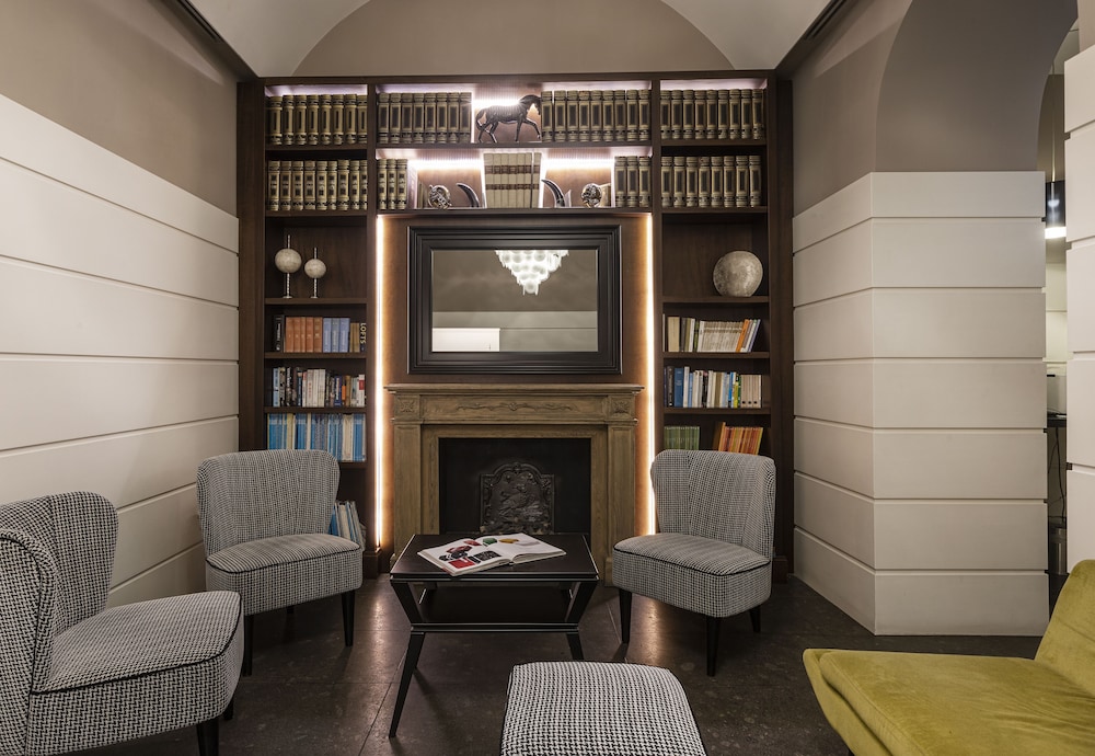 The Independent Hotel 35/62