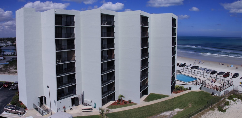 Ocean Trillium Suites 1/50