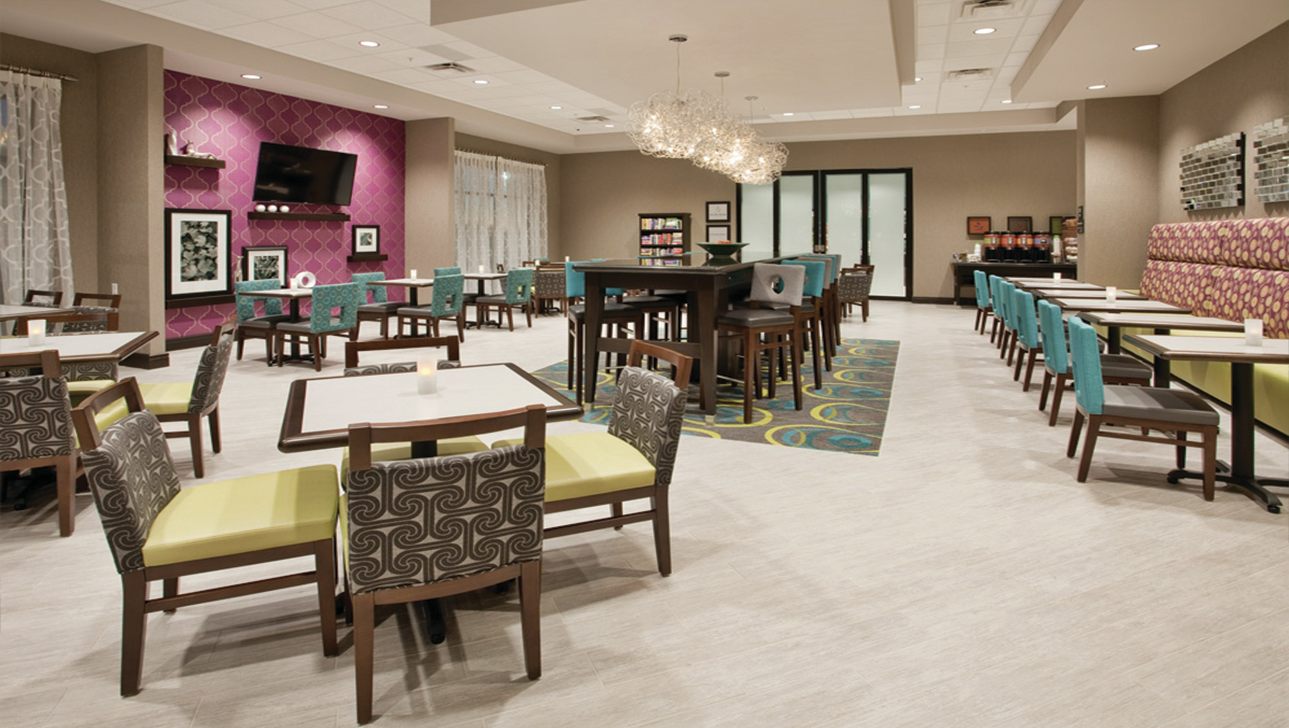 Hampton Inn Kearney 51/57