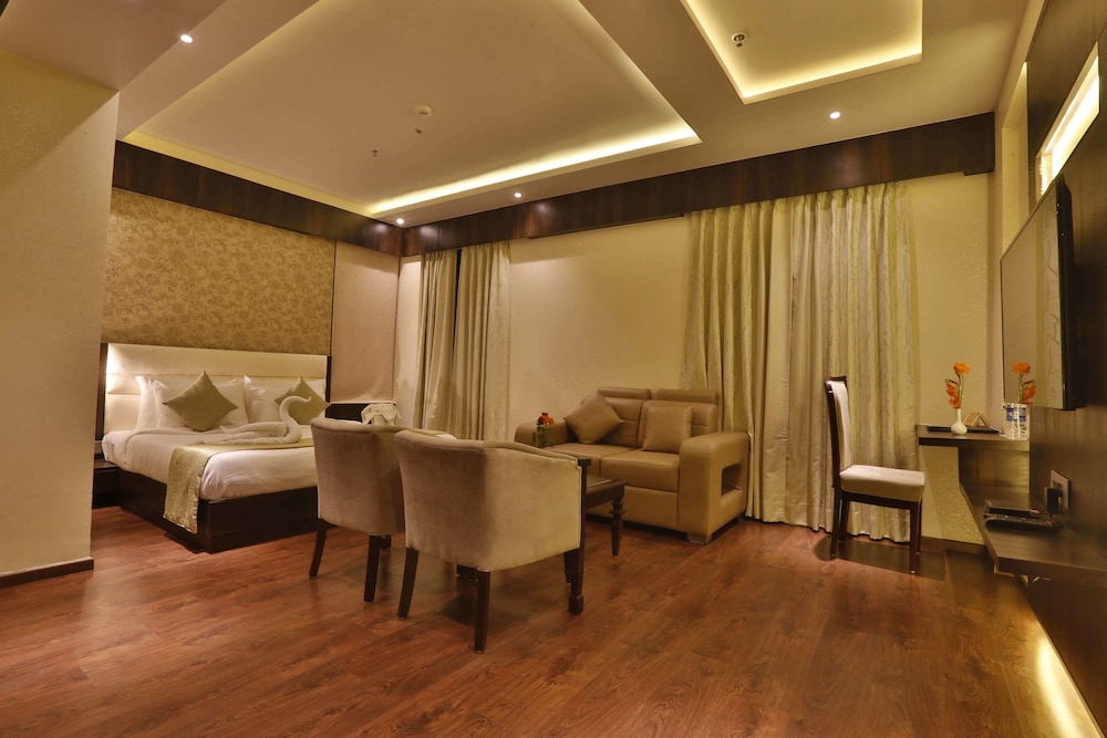 Hotel Ranbirs 9/23