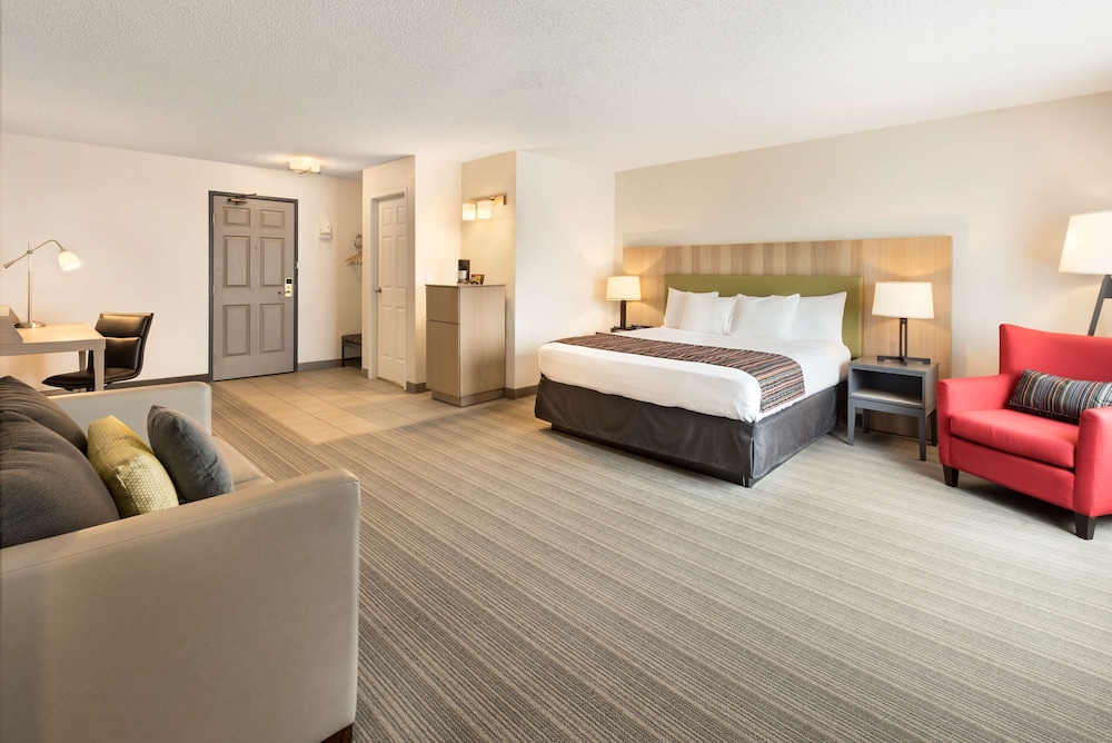 Country Inn & Suites by Radisson, Chippewa Falls, WI 6/25