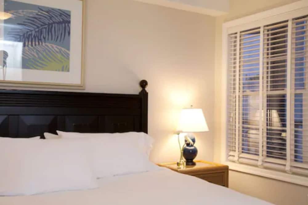 Sandpiper Beach Club 14/50