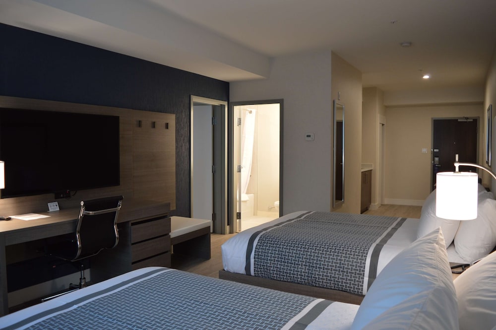 Best Western Plus Gateway to the Falls 5/26