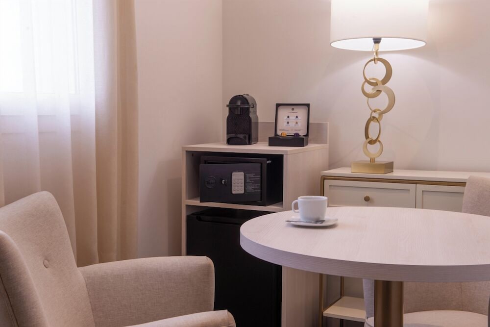 Orleans Parc Hotel 61/73