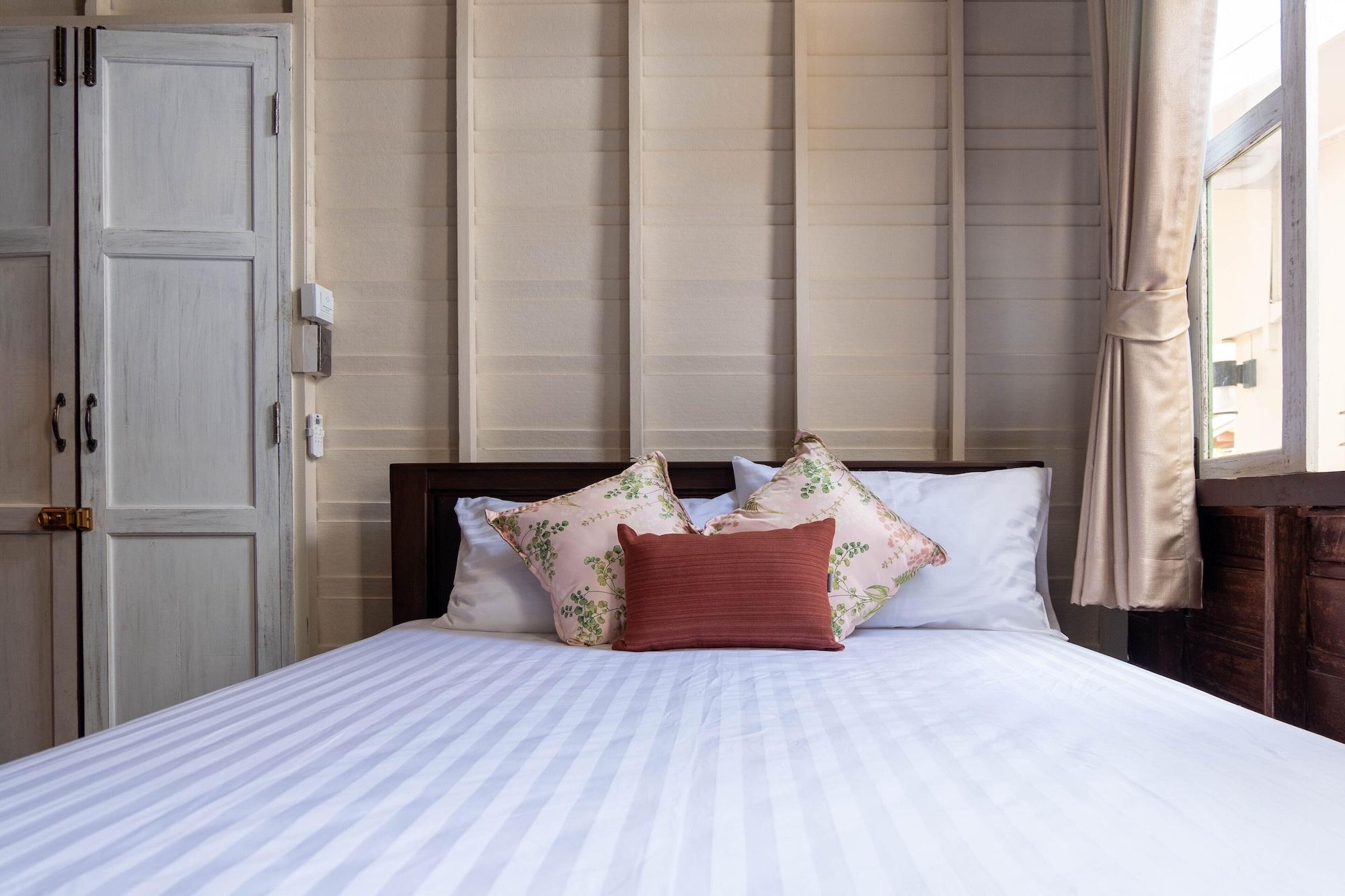 Baan Suan Krung Kao 23/57