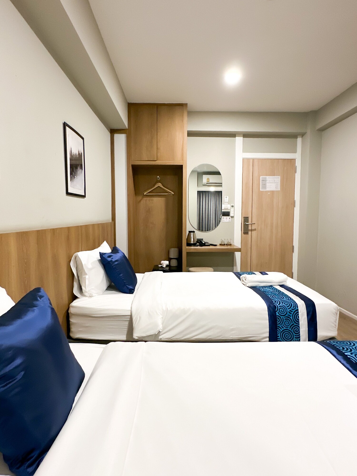 SUPERIOR, TWIN BEDS