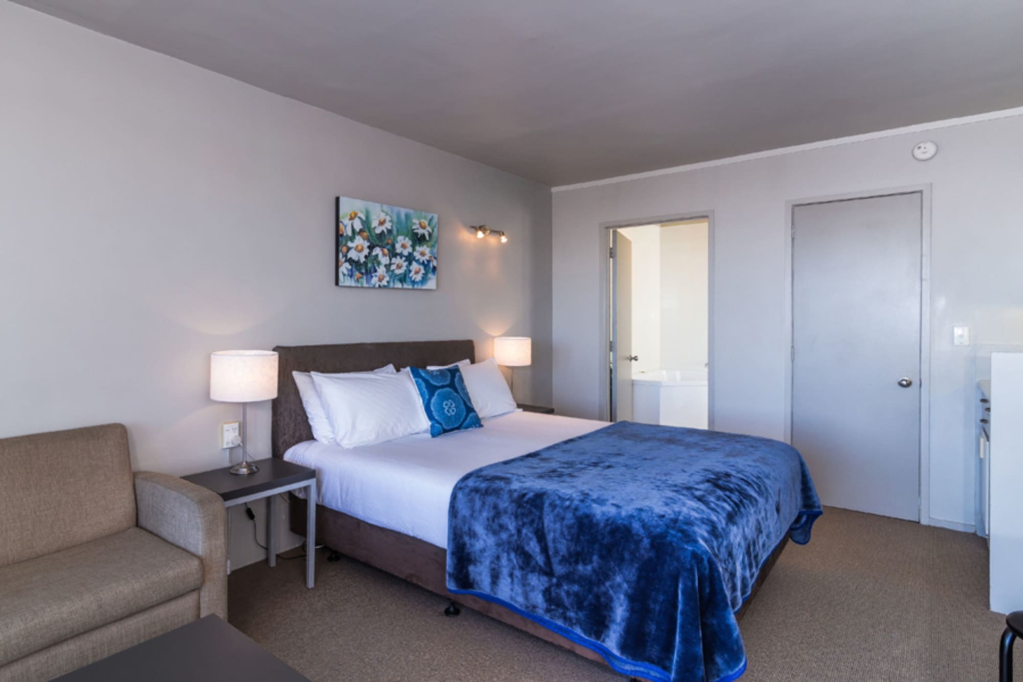 SPA, STUDIO, QUEEN BED