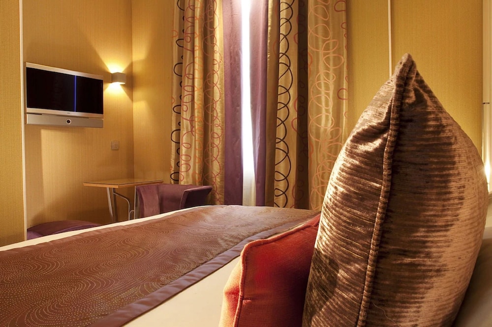 Hotel Le Petit Paris 33/63