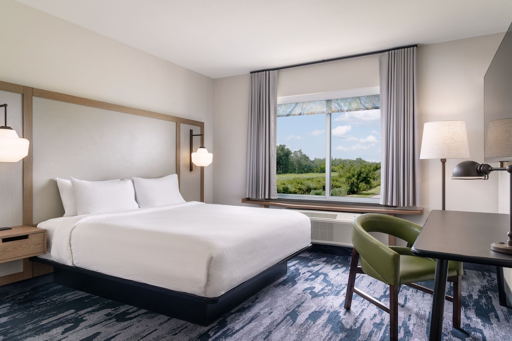 Fairfield Inn & Suites by Marriott Cleveland Tiedeman Road 5/26