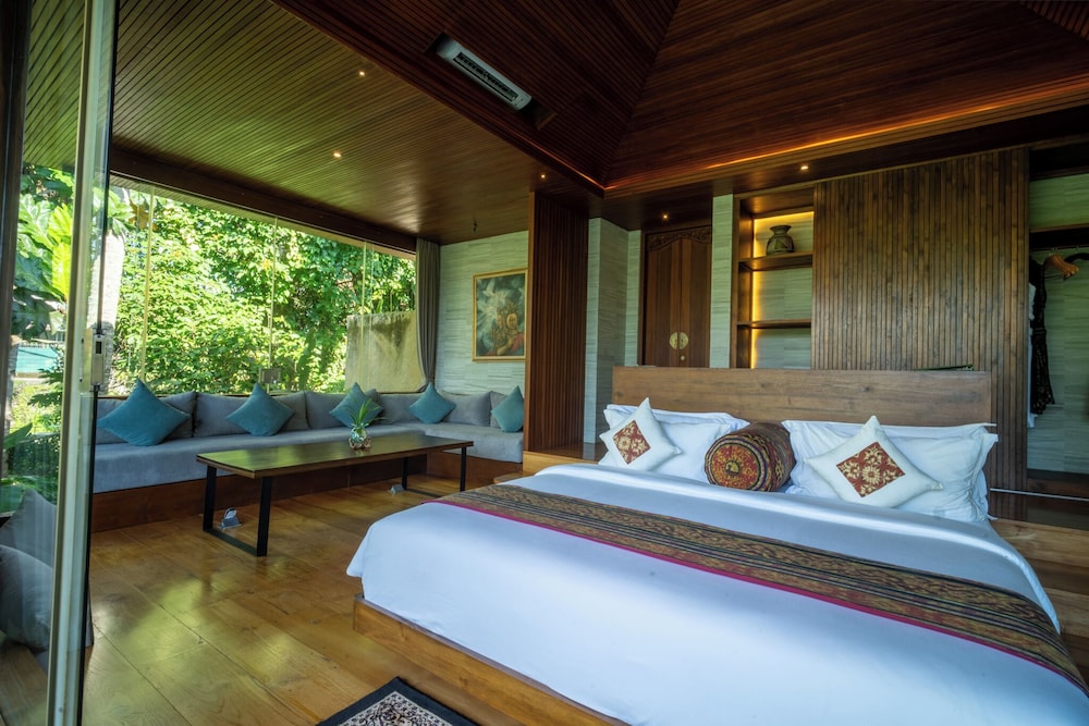 2 Bedrooms, Pool, Prestige, Villa, King Bed