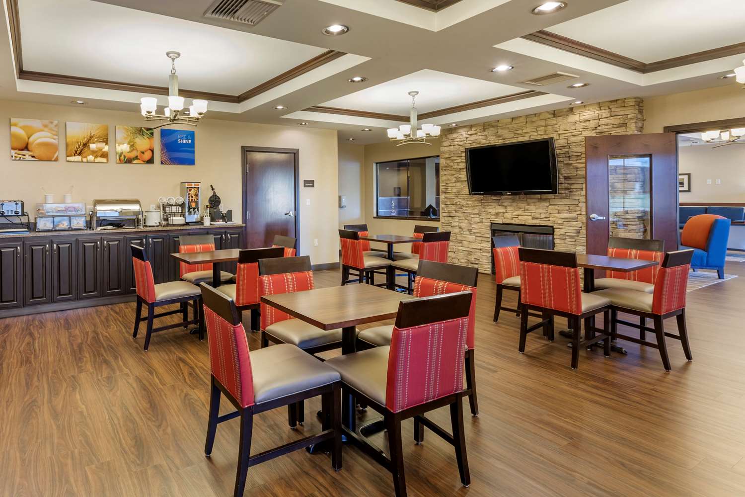 Comfort Inn & Suites Russellville I-40 16/21