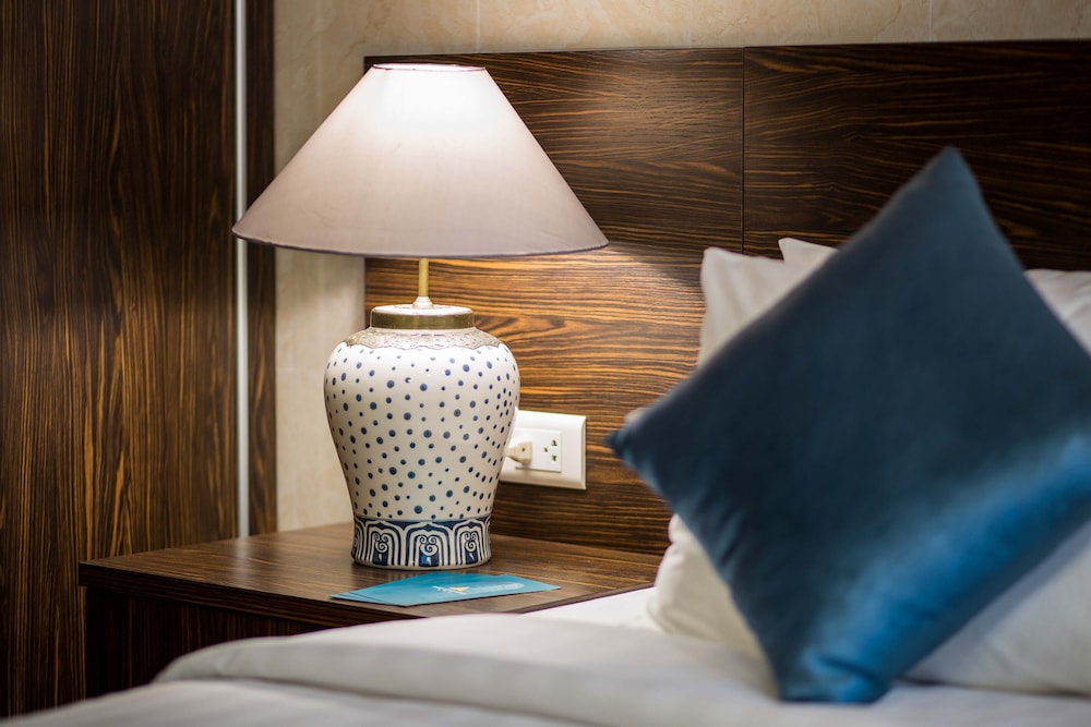 Danly Hotel 20/52