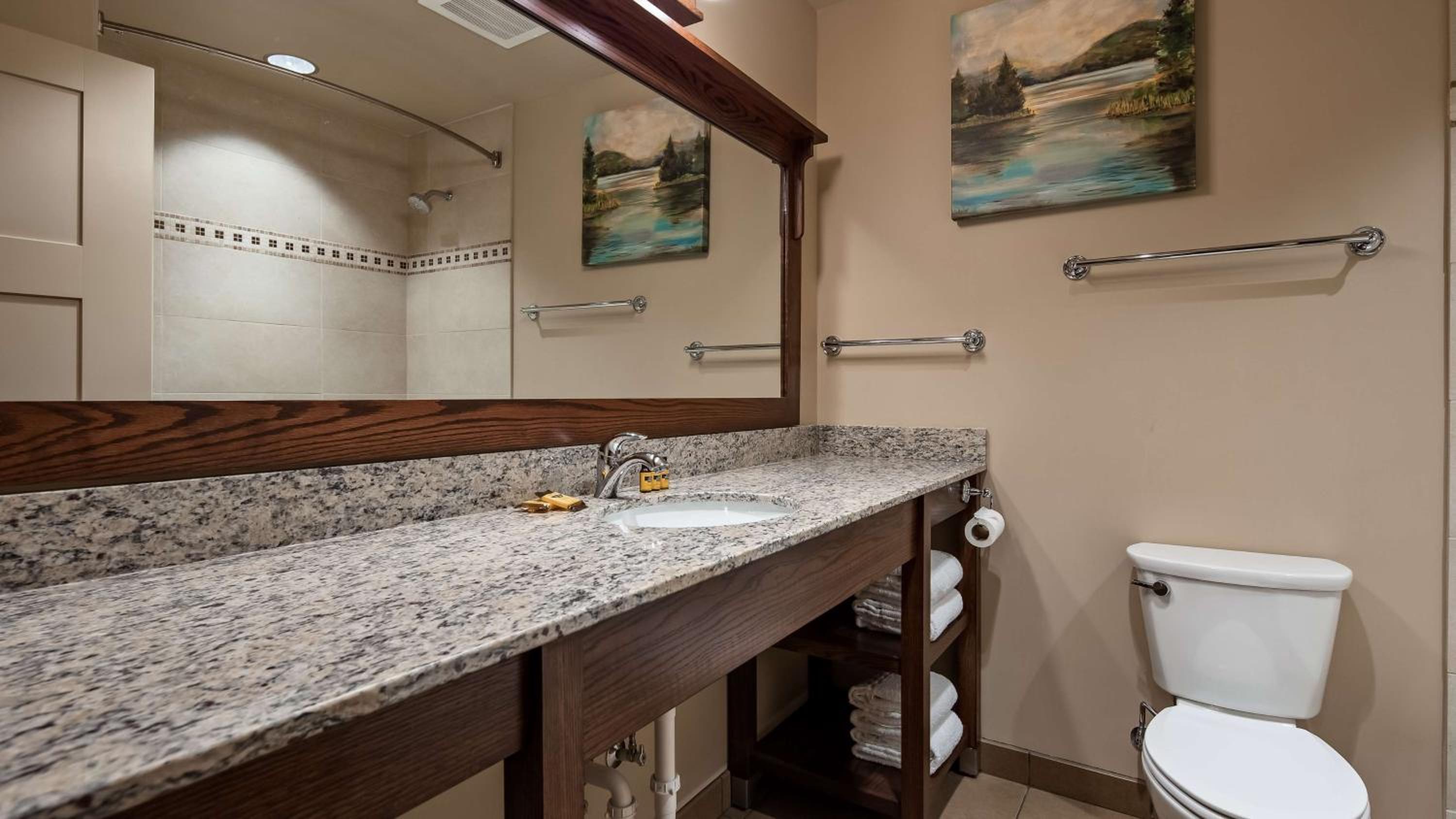 غرفة بسرير كينج لذوي الإعاقة، Best Western Plus High Country Inn 6/8