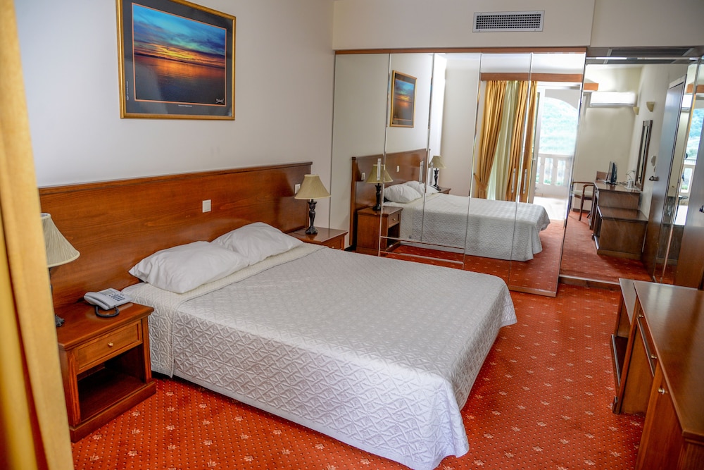Arta Palace Hotel 6/52