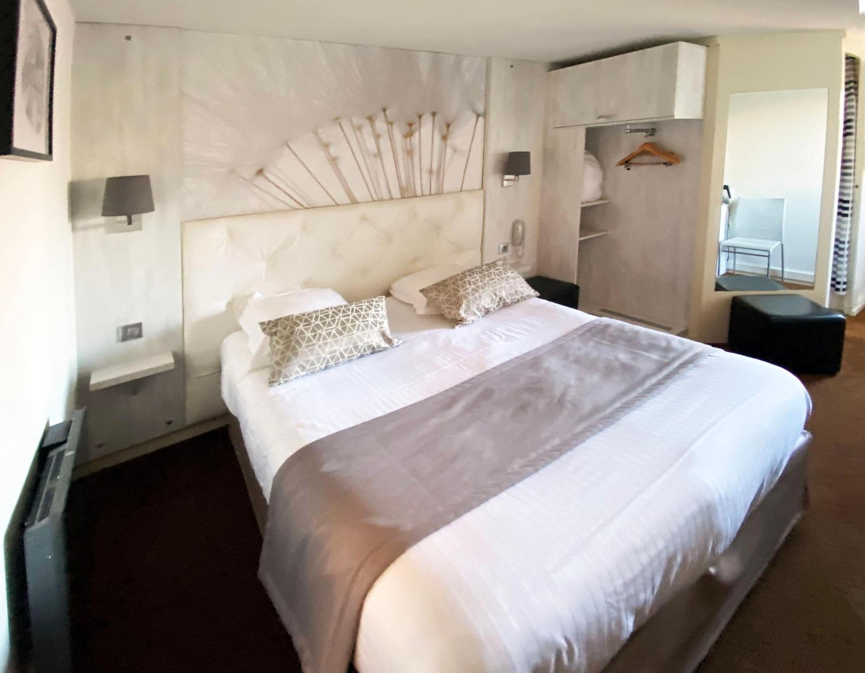 Logis Hotel des Lacs 14/50