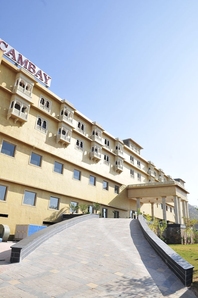 Cambay Resort 8/40