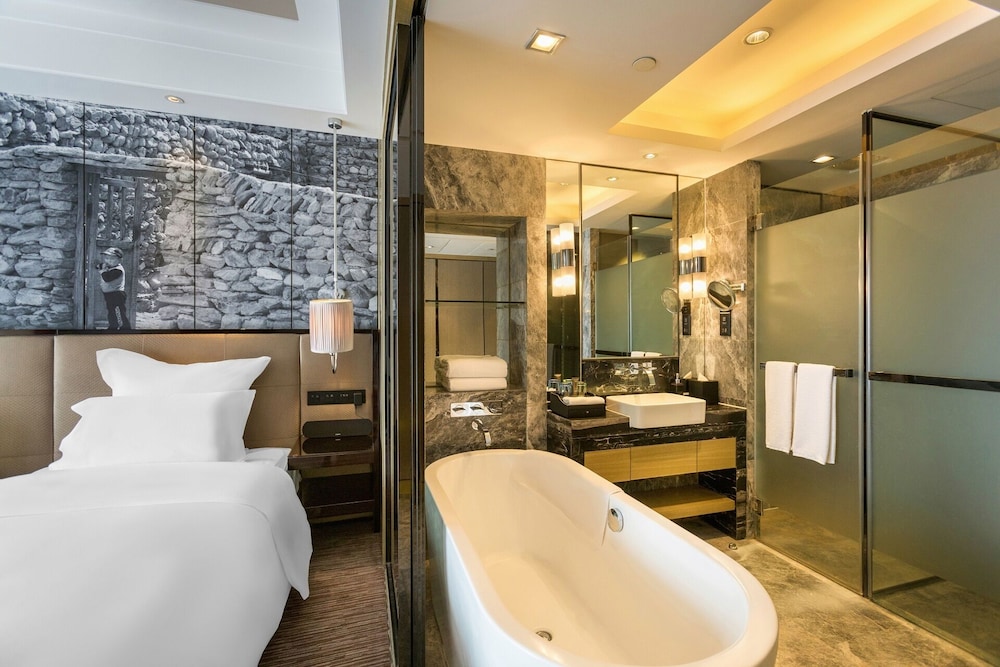 Universal Hotel Urumqi 13/33