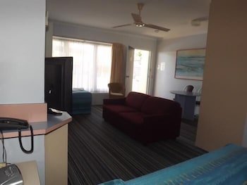 Golden Sands Motor Inn 21/45